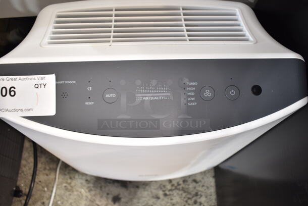 BRAND NEW SCRATCH AND DENT! Winix D480True HEPA 3-Stage Air Purifier. 115 Volts, 1 Phase. Tested and Working! - Image 4 of 5