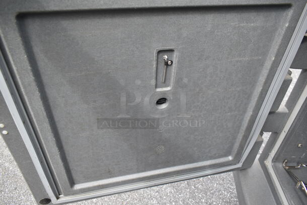 Cambro CMBH1826L6 Gray Poly Insulated Low Profile Electric Powered Heating / Cooling Food Case on Commercial Casters. 115 Volts, 1 Phase. (outside shed) - Image 5 of 10