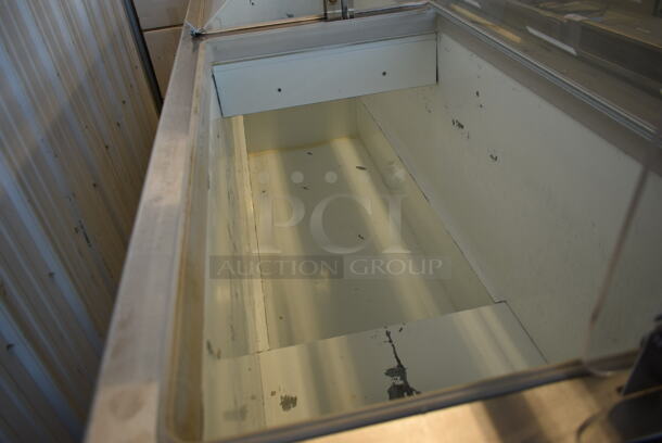 Master-Bilt DD-80 Metal Commercial Floor Style Ice Cream Dipping Cabinet. 208-230 Volts, 1 Phase.  - Image 3 of 4