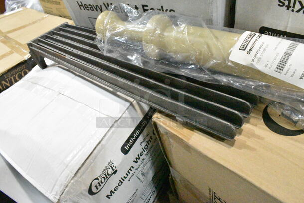 PALLET LOT of 32 BRAND NEW Boxes Including HP0008927200 Hobart 00-089272-00018 Stomper, 127CH12 Choice 12 oz. Clear RPET Tall Hinged Deli Container - 200/Case, 2 Box 346WSNSM Choice Medium Weight White Wrapped Plastic Spork, Straw, and Napkin Kit - 1000/Case, 43306HCUPC Choice 6-Cup High Dome Hinged OPS Plastic Cupcake / Muffin Container - 300/Case, 10" Corrugated Circles, 2 Box 500CC32THD Choice Heavy Duty 32 oz. Tall Heavy Weight Clear PET Plastic Cold Cup - 300/Case, 500TO993 Choice 9" x 9" x 3" Microwavable 1-Compartment Black / Clear Plastic Hinged Container - 100/Case, 433NHT001 Choice 1/6 Standard Size White Unprinted Standard-Duty Plastic T-Shirt Bag - 1000/Case, 500CFT Lavex White C-Fold Standard Weight Towel - 2400/Case, 500CC24 Choice Clear PET Customizable Plastic Cold Cup - 24 oz. - 600/Case, 130WBKFORKH Choice Black Heavy Weight Wrapped Plastic Fork - 1000/Case, 612FS4255HD Choice Half Size Heavy-Duty Foil Steam Table Pan Medium 2 3/16" Depth - 100/Case. 32 Times Your Bid!  - Image 4 of 12