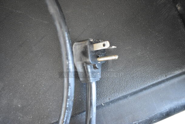 Menumaster RFS12TSW Stainless Steel Commercial Countertop Microwave Oven. 120 Volts, 1 Phase.  - Image 3 of 4