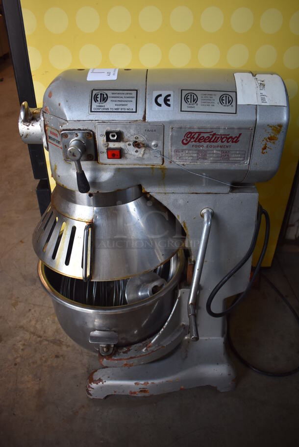 Fleetwood AE-20A Metal Commercial 20 Quart Planetary Dough Mixer w/ Stainless Steel Mixing Bowl, Bowl Guard, Dough Hook, Paddle and Whisk Attachments. 115 Volts, 1 Phase. 17x22x31. Tested and Working! - Image 2 of 7
