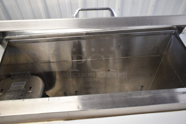 Stainless Steel Commercial Pizza Prep Table w/ Cutting Board. Tested and Does Not Power On - Image 8 of 9