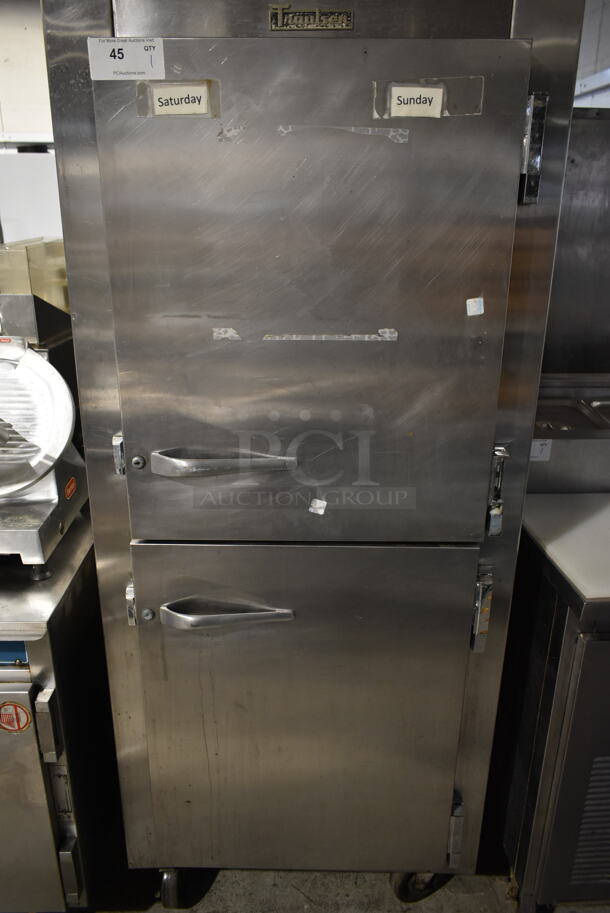 Traulsen RHT 1-32WUT Stainless Steel Commercial 2 Half Size Door Reach In Cooler w/ Racks on Commercial Casters. 115 Volts, 1 Phase. Tested and Powers On But Does Not Get Cold - Image 3 of 7