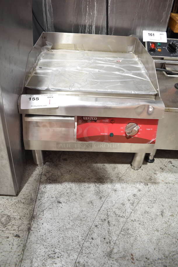 BRAND NEW SCRATCH AND DENT! Avantco 177EG16N Stainless Steel Commercial Countertop Electric Powered Flat Top Griddle. 208/240 Volts, 1 Phase.  - Image 2 of 5