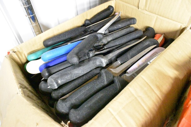65 SHARPENED Stainless Steel Knives Including Serrated Bread Knives and Boning Knives. 65 Times Your Bid!  - Image 3 of 6