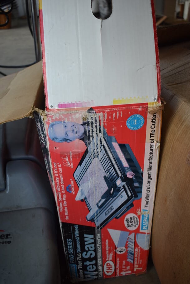 IN ORIGINAL BOX! Plasplugs Master Tiler Wet Saw. 23x18x9 - Image 2 of 9
