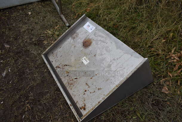 Metal Shelf. 24x18x11 - Image 3 of 4