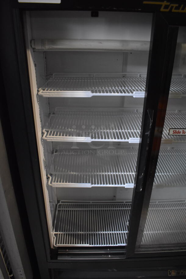 True GDM-33SSL-54 Commercial 2 Sliding Door Reach in Cooler in Black With Polycoated Racks. 115V/Phase 1 Tested And Working - Image 4 of 6