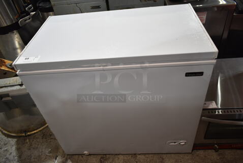 Magic Chef HMCF7W4 Metal Chest Freezer. 115 Volts, 1 Phase. Tested and Working!
