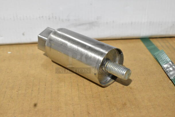 BRAND NEW SCRATCH AND DENT! Avantco 177EG30N Stainless Steel Commercial Countertop Electric Powered Flat Top Griddle. 208/240 Volts, 1 Phase.  - Image 6 of 8