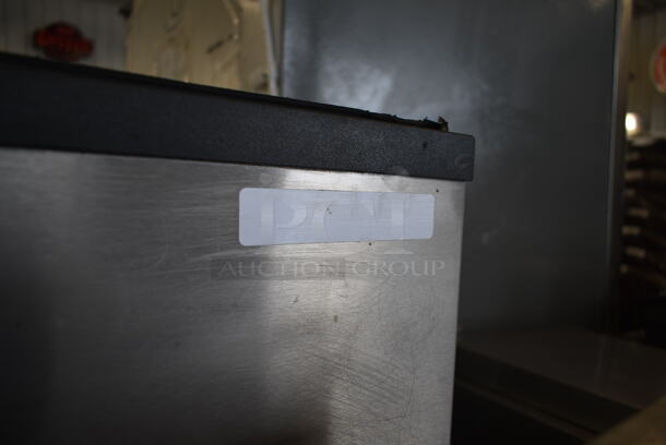 Metal Commercial Ice Bin w/ Poly Flap Lid.  - Image 5 of 5