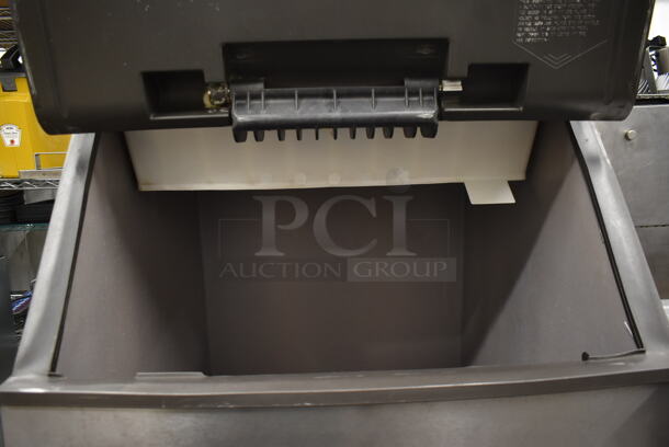 2012 Manitowoc IY0504A-161 Stainless Steel Commercial Ice Machine Head on Manitowoc B570 Commercial Ice Bin. 115 Volts, 1 Phase. - Image 4 of 7