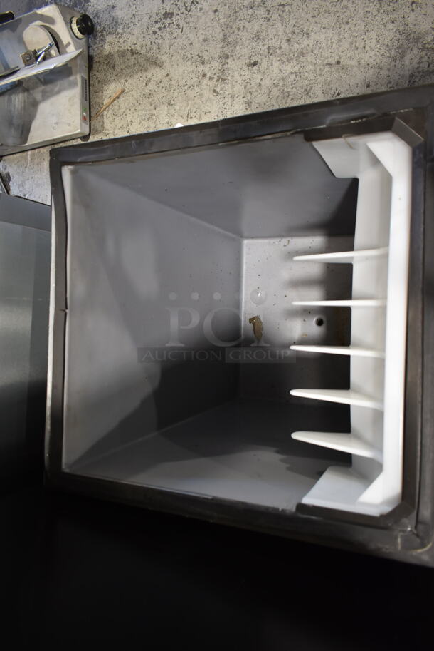 Manitowoc B320 Stainless Steel Commercial Ice Bin. - Image 2 of 5
