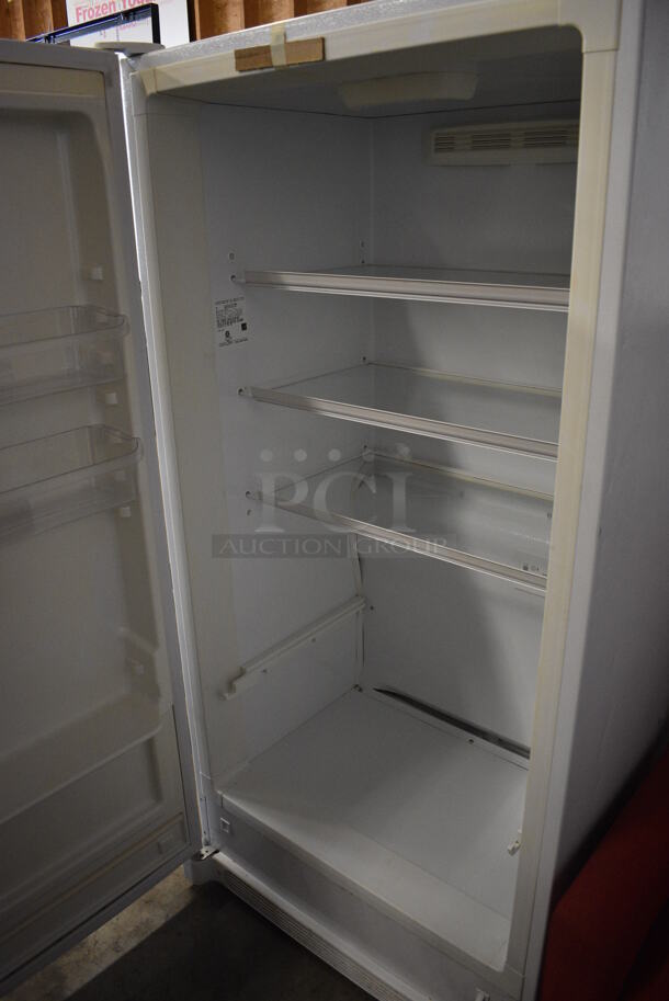 Frigidaire Model FKCH17F7HWD ENERGY STAR Single Door Reach In Freezer. 115 Volts, 1 Phase. 32x27x76. Tested and Working! - Image 5 of 7