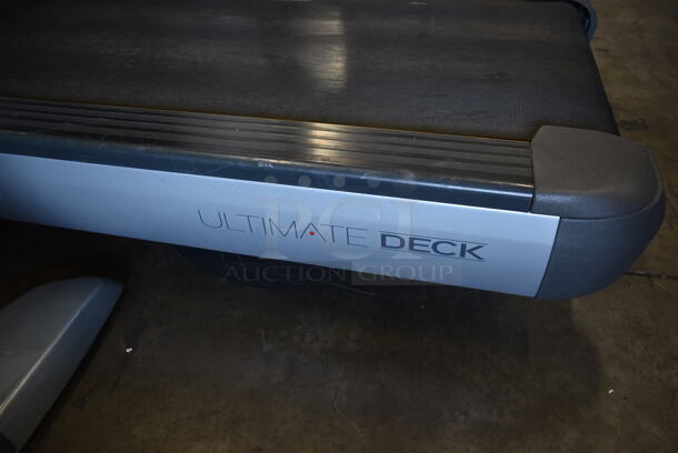 Matrix Ultimate Deck Commercial Floor Style Treadmill. Tested and Working! - Image 6 of 6