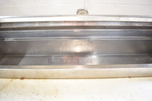 Randell 8260N Stainless Steel Commercial Pizza Prep Table. 115 Volts, 1 Phase. Tested and Powers On But Does Not Get Cold
 - Image 3 of 6