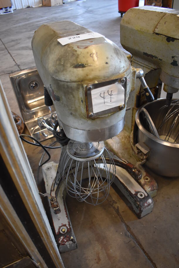 Metal Commercial Countertop 20 Quart Planetary Dough Mixer w/ Balloon Whisk Attachment. 115 Volts, 1 Phase. 17x17x30. Tested and Does Not Power On - Image 3 of 5