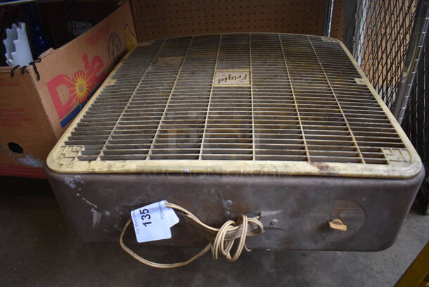 Frigid Poly Box Fan. 22x7x23 - Image 4 of 4
