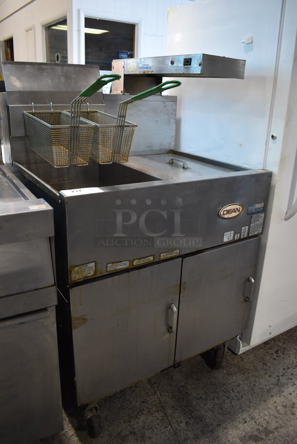 Dean SM40GMS Stainless Steel Commercial Natural Gas Powered Single Bay Deep Fat Fryer w/ 2 Metal Fry Baskets, Lid, Right Side Dumping Station on Commercial Casters. 105,000 BTU. 31x30x51 - Image 3 of 10