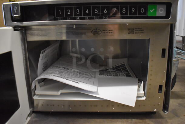 BRAND NEW IN BOX! 2022 Amana HDC18SD2 Stainless Steel Commercial Countertop Heavy Duty Microwave Oven with Solid Door. 208/240 Volts, 1 Phase. 17x21x14. Tested and Working! - Image 4 of 8