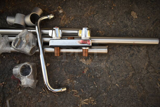 BRAND NEW SCRATCH AND DENT! Regency 600ST3048R 30" x 48" 16 Gauge Stainless Steel Work Table with Right Sink and Cross Bracing - Image 3 of 7