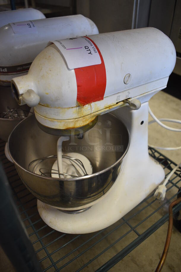 KitchenAid Model RRK90 WW Metal Countertop 5 Quart Planetary Dough Mixer w/ Metal Mixing Bowl, Whisk and Dough Hook Attachment. 115 Volts, 1 Phase. 8x14x15. Tested and Working!