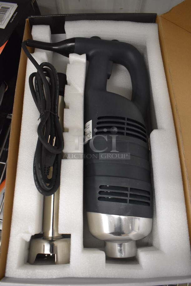 BRAND NEW SCRATCH AND DENT! AvaMix 928IBHD14 Stainless Steel Commercial 14" Shaft Immersion Blender. 120 Volts, 1 Phase. Tested and Working! - Image 6 of 9