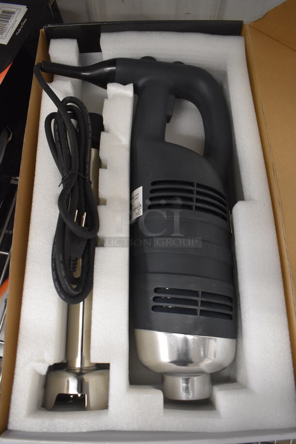 BRAND NEW SCRATCH AND DENT! AvaMix 928IBHD14 Stainless Steel Commercial 14" Shaft Immersion Blender. 120 Volts, 1 Phase. Tested and Working! - Image 6 of 9