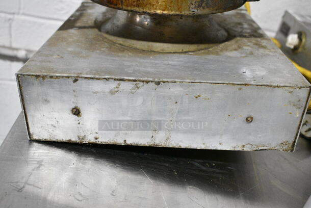 American Metalware Metal Commercial Countertop Double Waffle Maker. Tested and Working! - Image 7 of 7