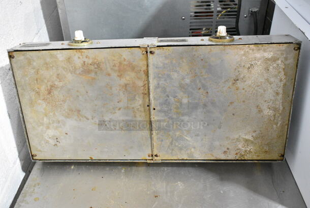 American Metalware Metal Commercial Countertop Double Waffle Maker. Tested and Working! - Image 6 of 8