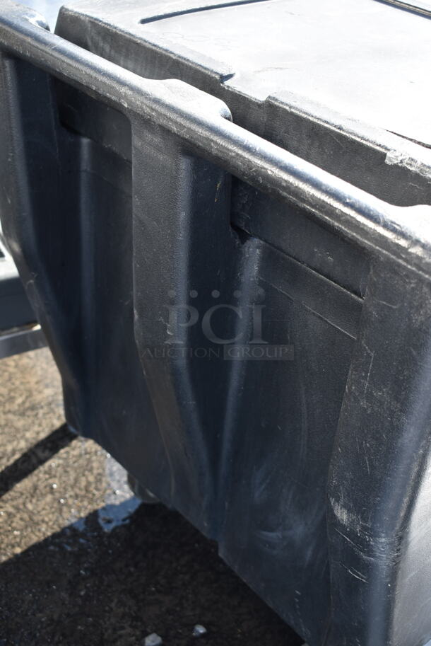 Cambro Black Poly Portable Ice Bin on Commercial Casters. - Image 6 of 6