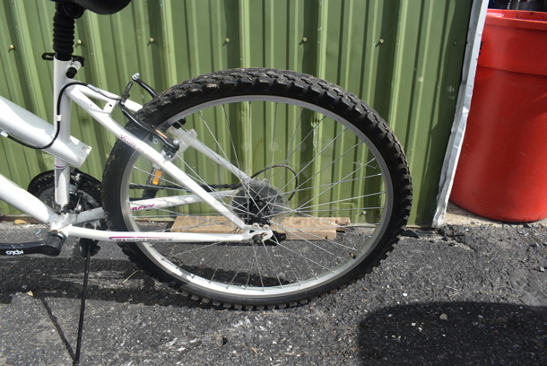 Huffy Rival Mountain Bike Bicycle - Image 3 of 4