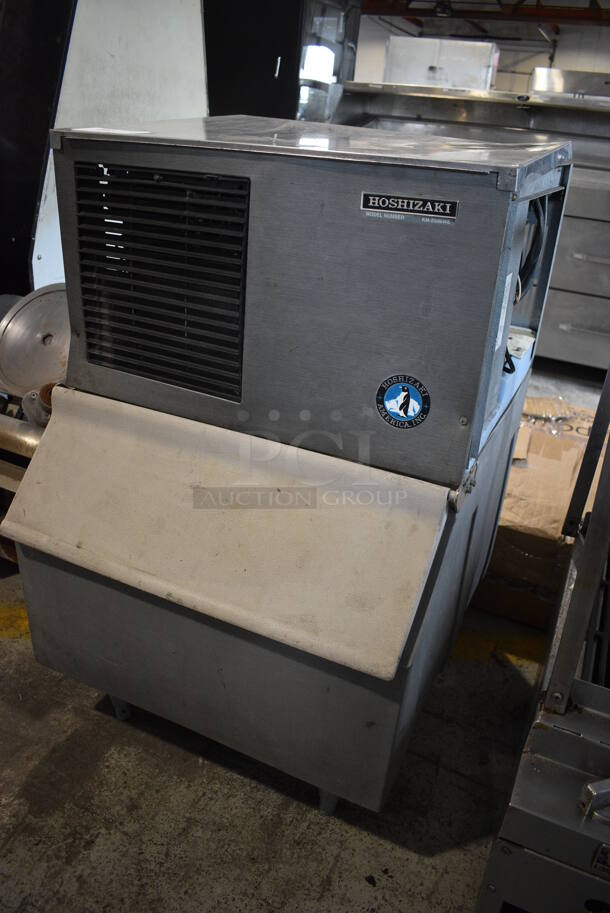 Hoshizaki Model KM-250BWE Metal Commercial Ice Machine Head on Bin. 115-120 Volts, 1 Phase. 25x30x39 - Image 2 of 5