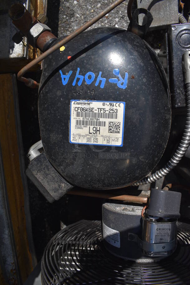 2 Harford Walk In Boxes That Make One 20'x8' Combo Walk In Box; Walk In Cooler w/ Copeland Compressor and Russel Model AA28-97 B 115 Volt, 1 Phase Condenser. Walk In Freezer Box w/ Copeland Model CF06K6E-TF5-253 208/240 Volt, 1 Phase Compressor and Russel Model AE26-92 B 208/230 Volt, 1 Phase Condenser. Does Not Have Floor. Picture of the Unit Before Removal Is Included In the Listing. 2 Times Your Bid! - Image 6 of 12