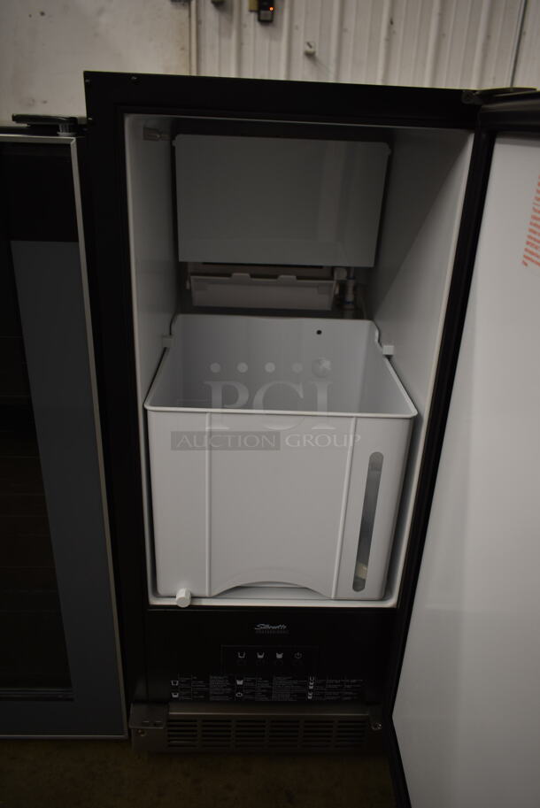 BRAND NEW SCRATCH AND DENT! Danby DIM32D1BSSPR 32lb Stainless Steel Built-In Ice Maker. 115 Volts, 1 Phase. Tested and Working! - Image 2 of 4