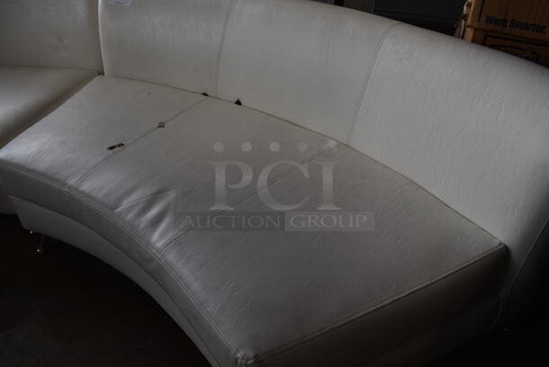 White Curved Bench. 70x32x30 - Image 3 of 4