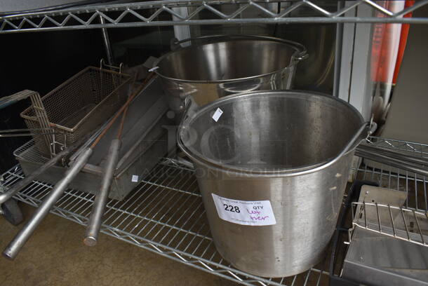 ALL ONE MONEY! Lot of Various Metal Items Including Buckets, Pizza Cone Holder and Fry Basket - Image 3 of 4