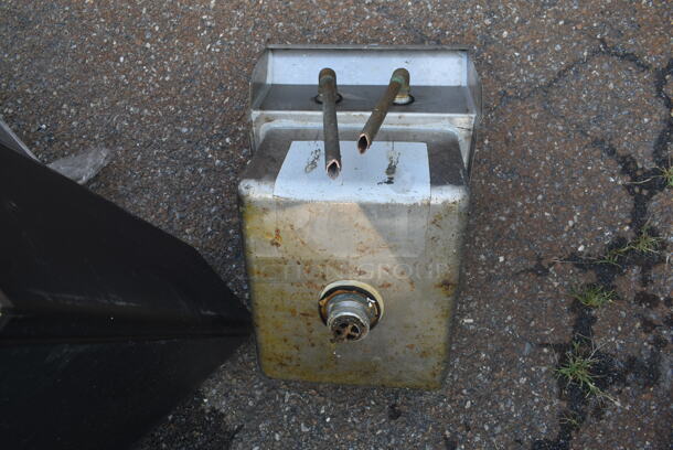 Stainless Steel Commercial Single Bay Wall Mount Sink w/ Faucet and Handle. - Image 6 of 6