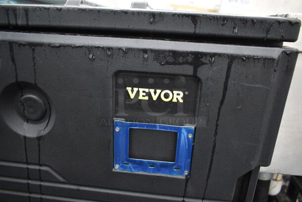 Vevor Black Poly Insulated Food Carrying Case on Commercial Casters. - Image 5 of 6