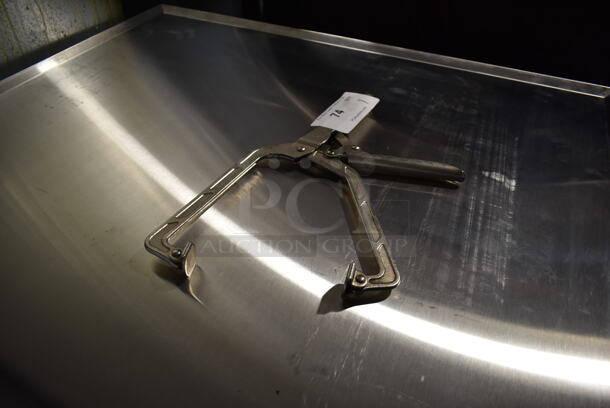 Metal Clamp. - Image 2 of 3