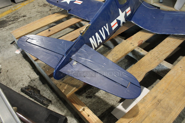 Navy Chance Vought F4U Corsair 1/8 Scale RC Model Airplane.  64x12x50 - Image 10 of 10