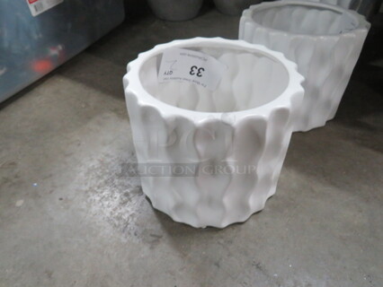 7.5X6.5 White Pot. 2XBID