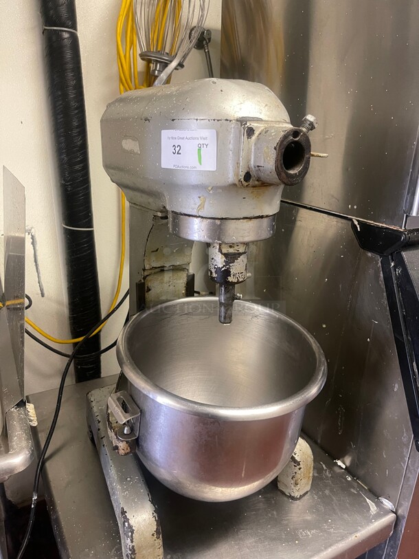 Working! Hobart 20 Qt Commercial mixer 115 Volt NSF Tested and Working! - Image 1 of 6