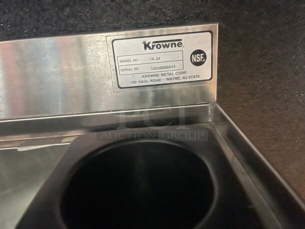 Clean! Krowne Metal 18-24-7 Silver Series 24 inch Ice Bin with Cold Plate - Image 4 of 7