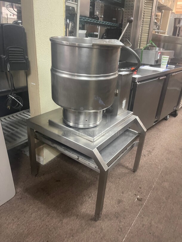 Working! Groen 10 Gal. Commercial Steam Kettle Electric 220 Volt 3 Phase NSF Tested and Working!  - Image 2 of 9