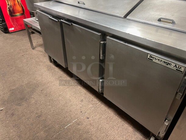 Beverage Air Commercial Three Door Pizza Prep Sandwich Table With Refrigerated Base NSF 115 Volt - Image 3 of 9