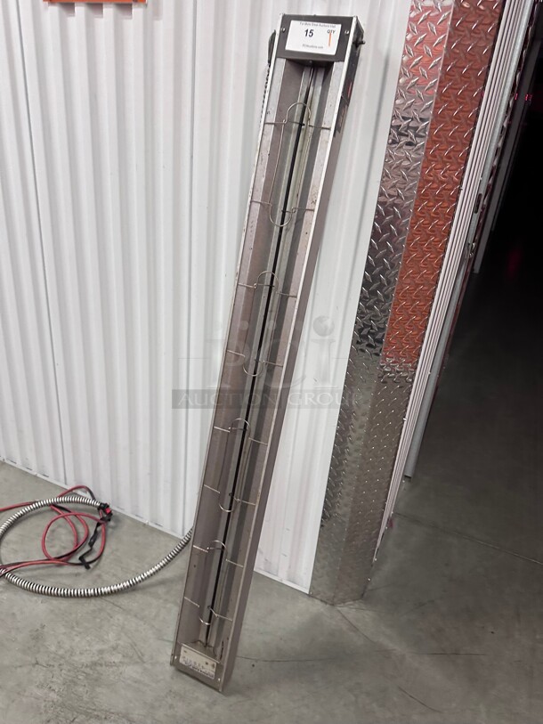 Working! Hatco GRAH-60 60 inch Glo-Ray High Wattage Infrared Food Warmer with Toggle Controls - 115V, 1400W NSF - Image 3 of 7