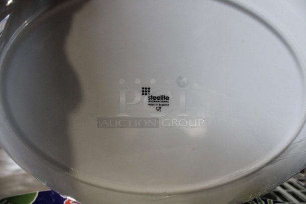 4 White Ceramic Oval Plates w/ Multi Color Crab Design on Rim. 13.5x10.5x1. 4 Times Your Bid! - Image 3 of 3