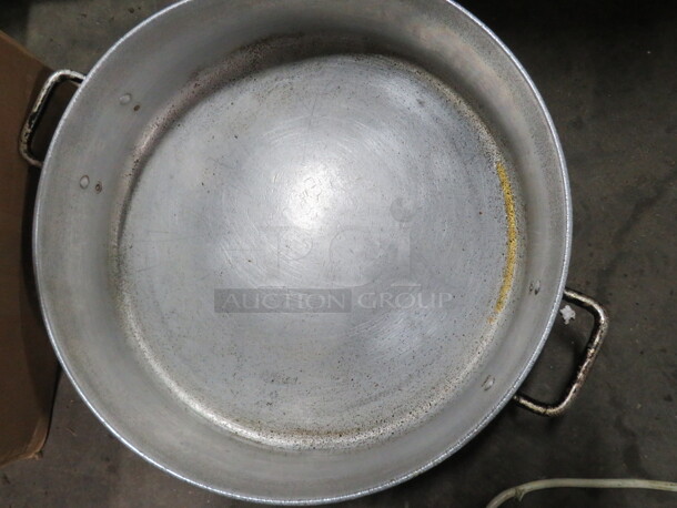 One 21 Inch Aluminum Braising Pan With Lid. - Image 2 of 2